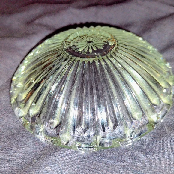 Vintage stamped glass set - Picture 4 of 8